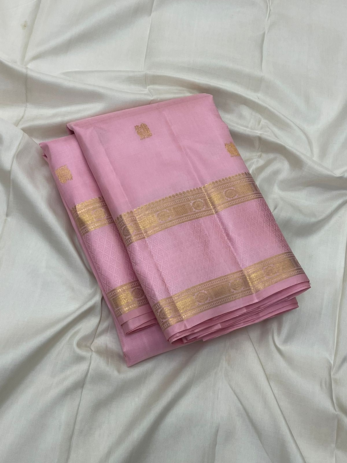 Pure kanchipuram handloom silk saree
- Pink