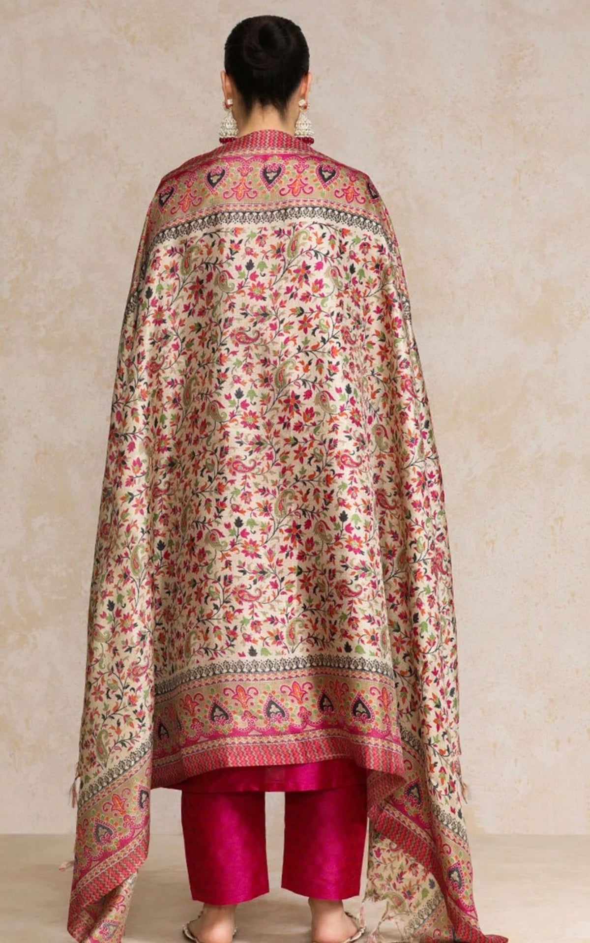 Women Pink Zari Work textured Kurta with Trouser and Printed...
1 kurta, 1 bottom, 1 dupatta